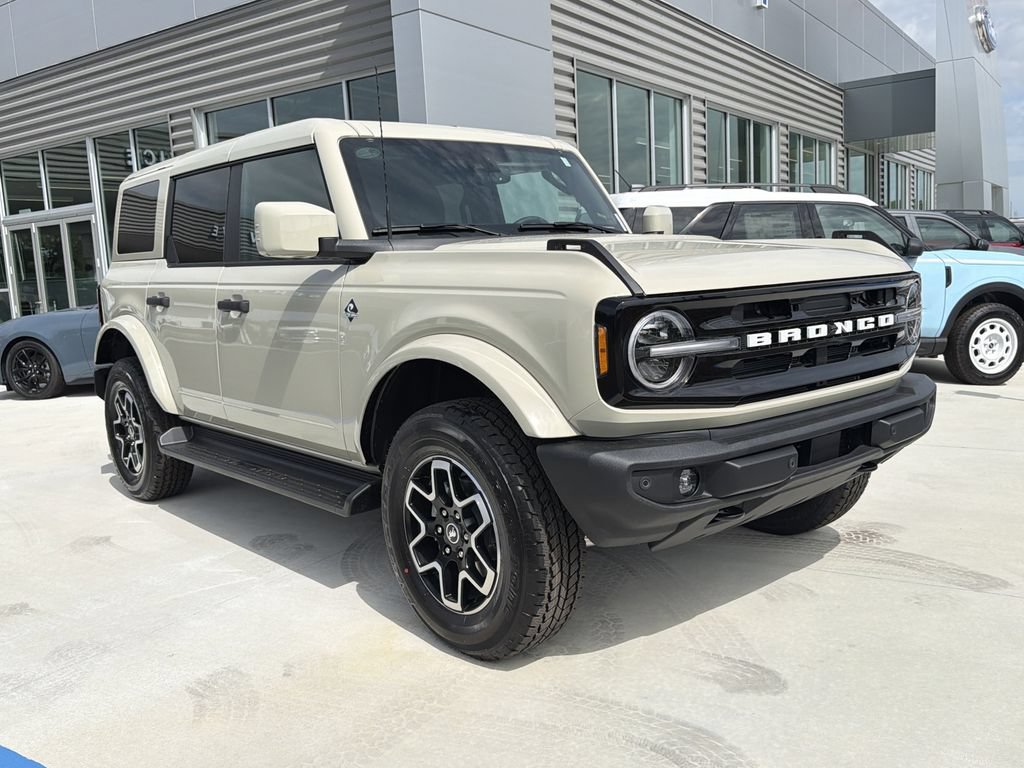 New 2026 Ford Bronco Outer Banks AWD/4WD image 2