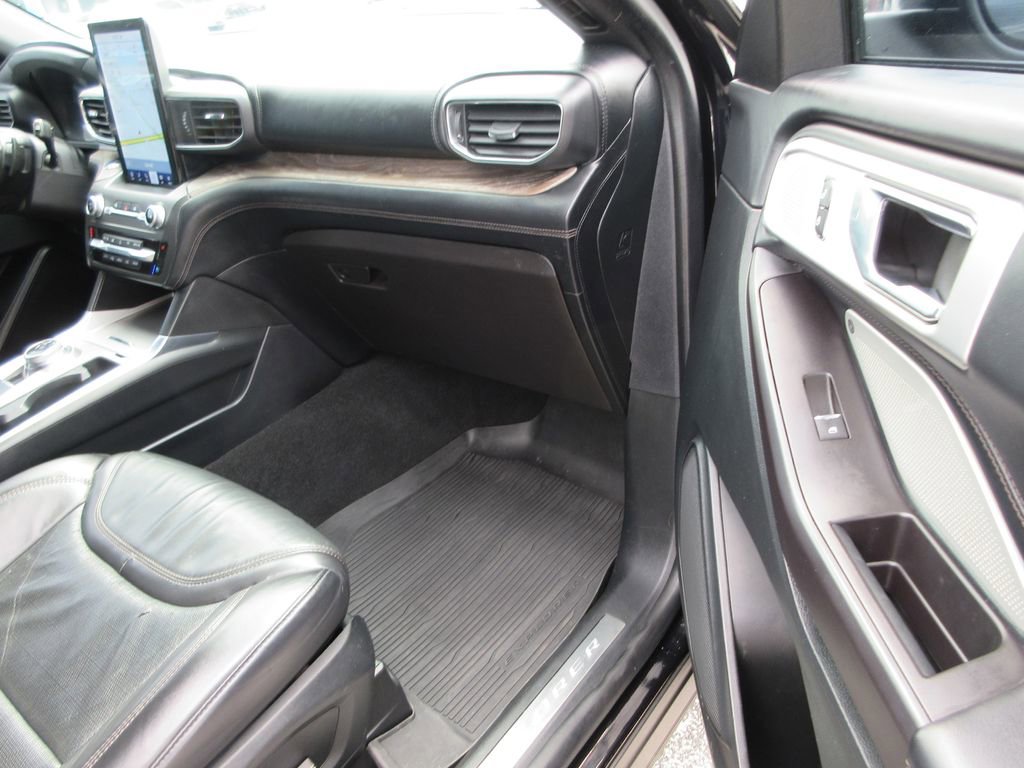 Used 2020 Ford Explorer Platinum w/ Premium Technology Package AWD/4WD image 20