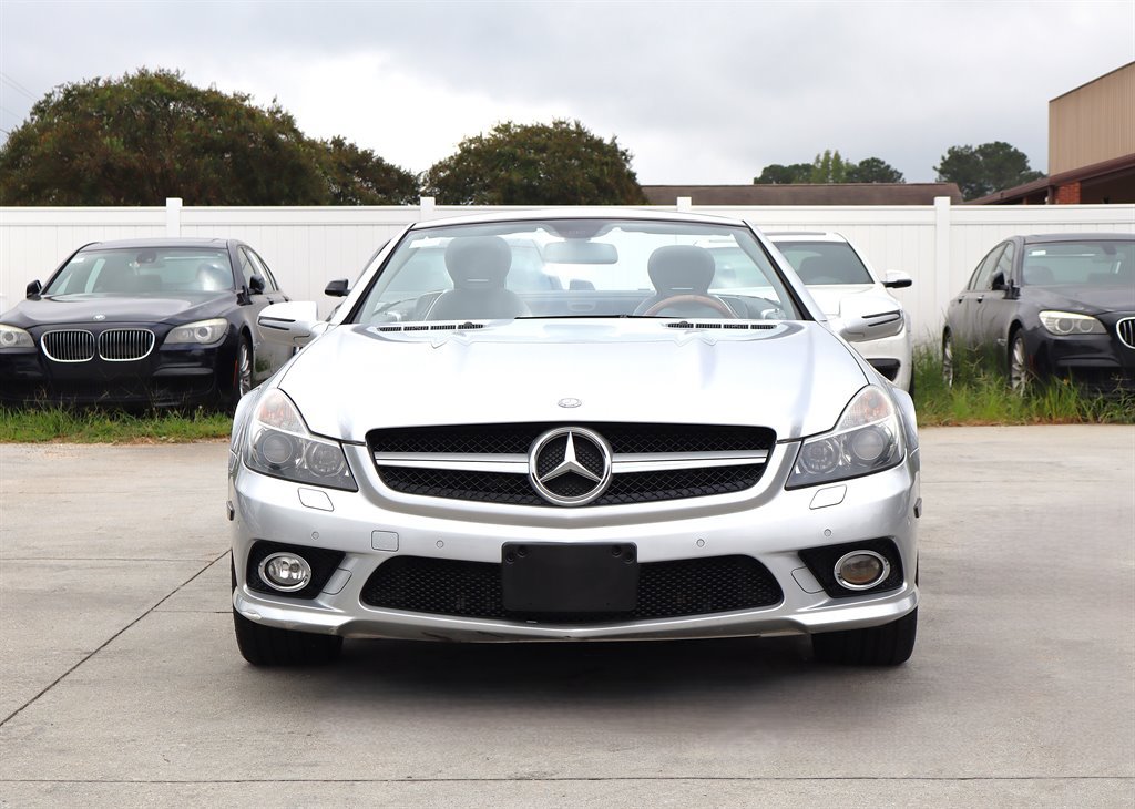 Used 2011 Mercedes-Benz SL 550 image 2