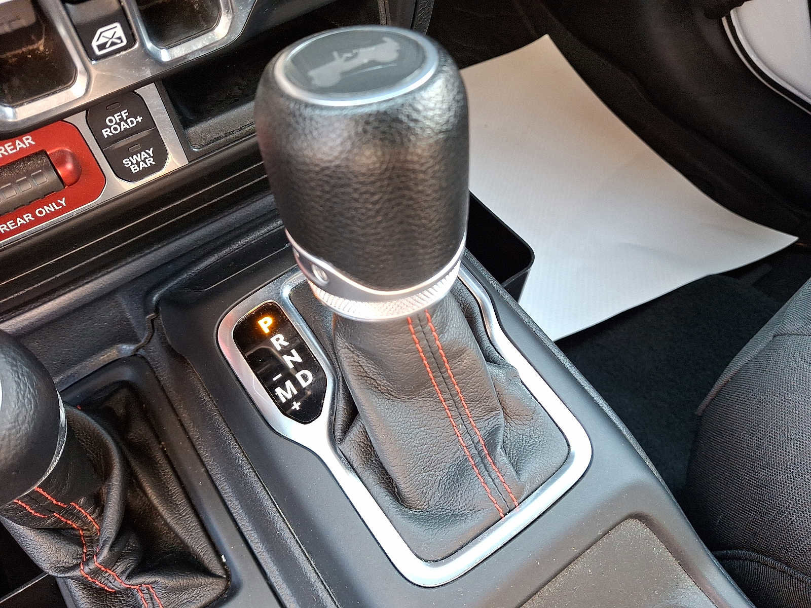 Used 2022 Jeep Wrangler Unlimited Rubicon w/ Cold Weather Group AWD/4WD image 17