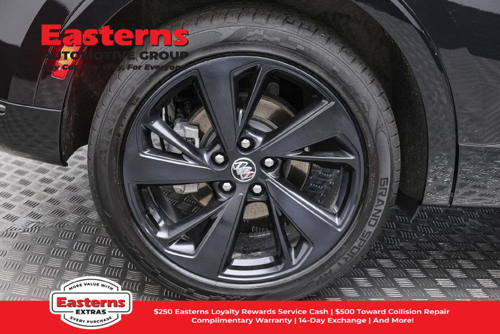 Used 2023 Buick Envision Essence w/ Sport Touring Package FWD image 32