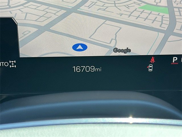 Used 2025 GMC Yukon XL Denali image 11