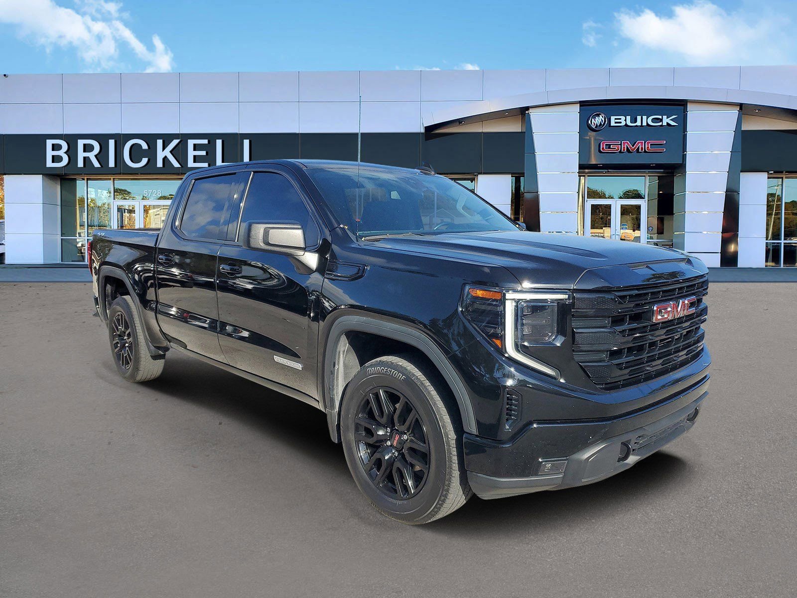 Used 2023 GMC Sierra 1500 Elevation image 2