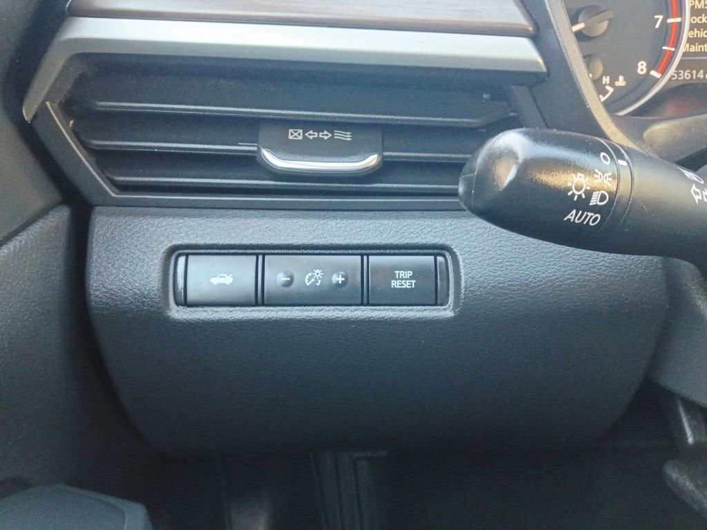 Used 2024 Nissan Altima 2.5 SV FWD image 12