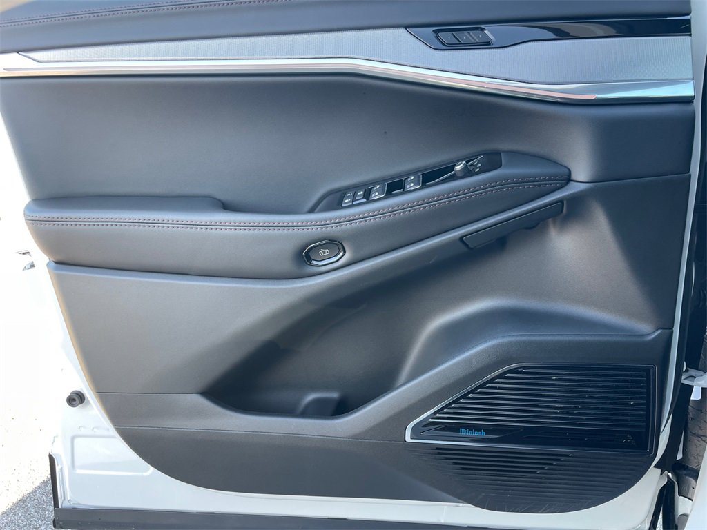 Used 2025 Jeep Wagoneer Launch Edition w/ Trailer Tow Group image 37