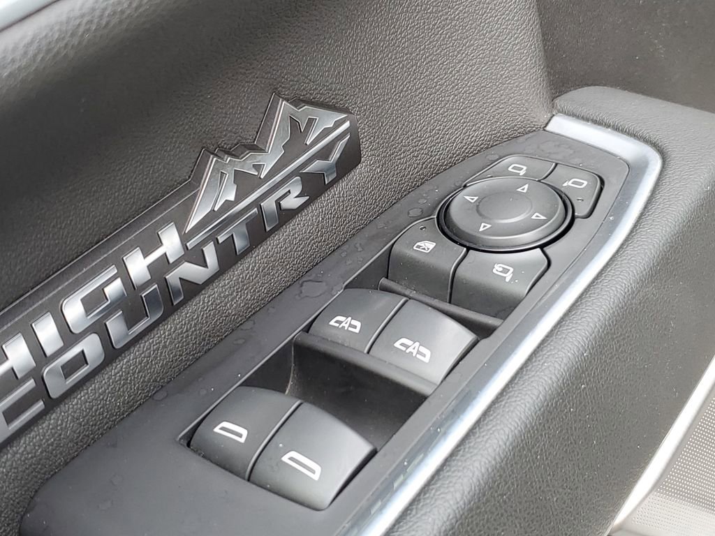 Used 2022 Chevrolet Silverado 1500 High Country w/ Technology Package image 28