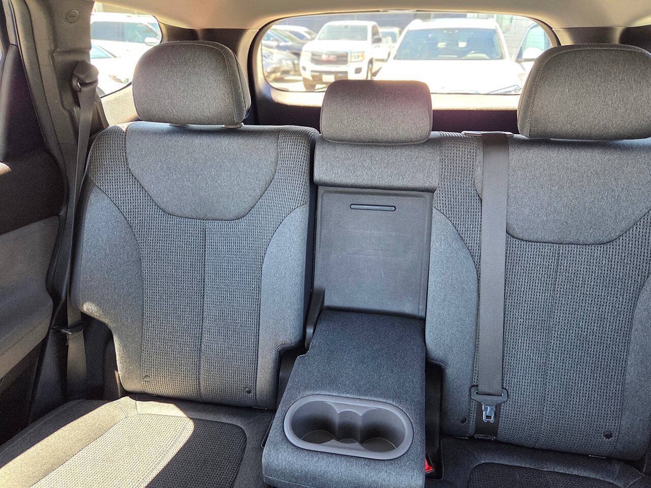 Used 2019 Hyundai Santa Fe SE AWD/4WD image 35