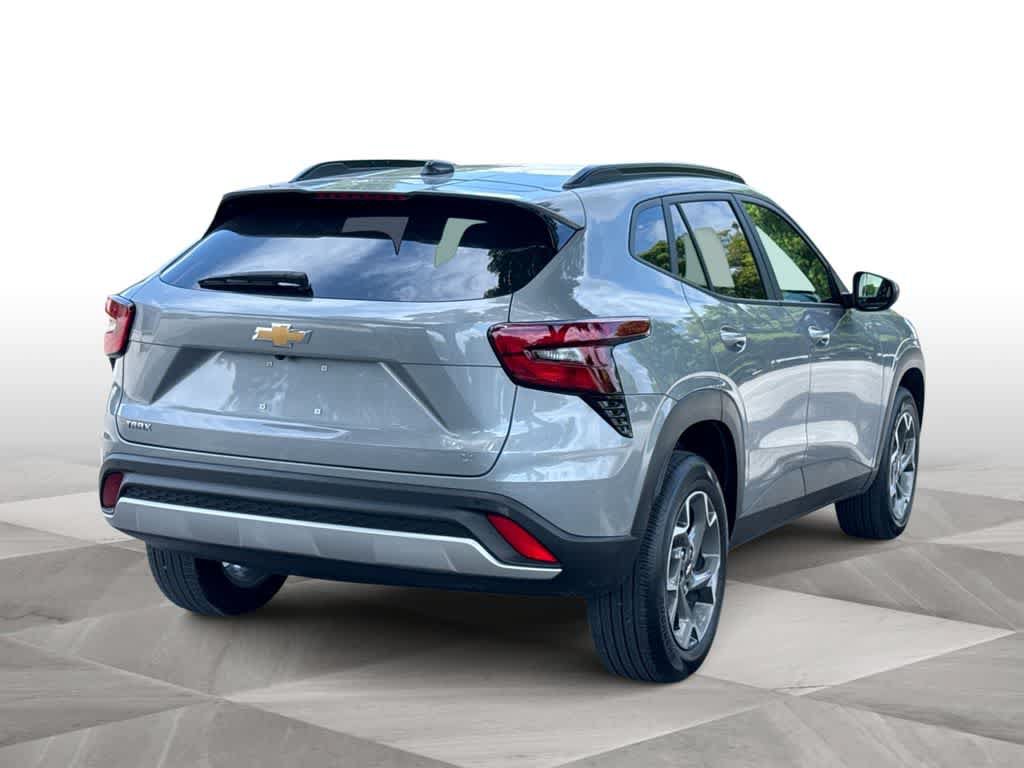 Used 2025 Chevrolet Trax LT w/ Driver Confidence Package FWD image 8