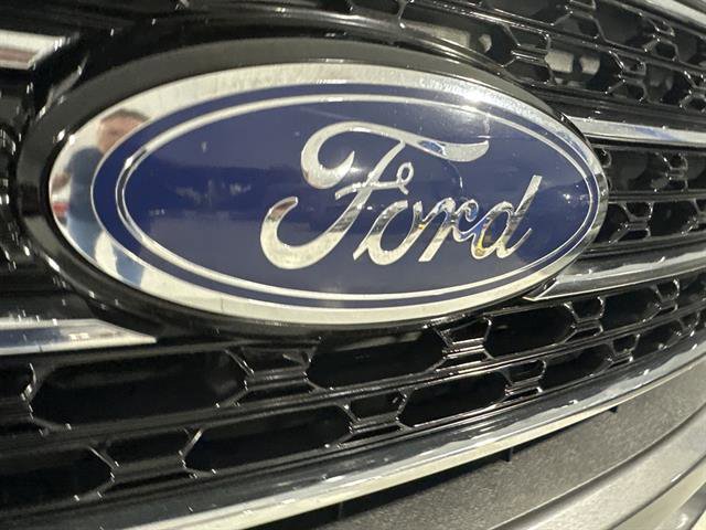 Used 2021 Ford Explorer XLT w/ Equipment Group 202A image 9