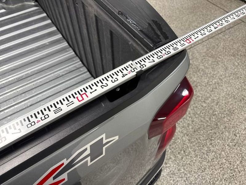 Used 2025 Chevrolet Silverado 1500 LT image 11