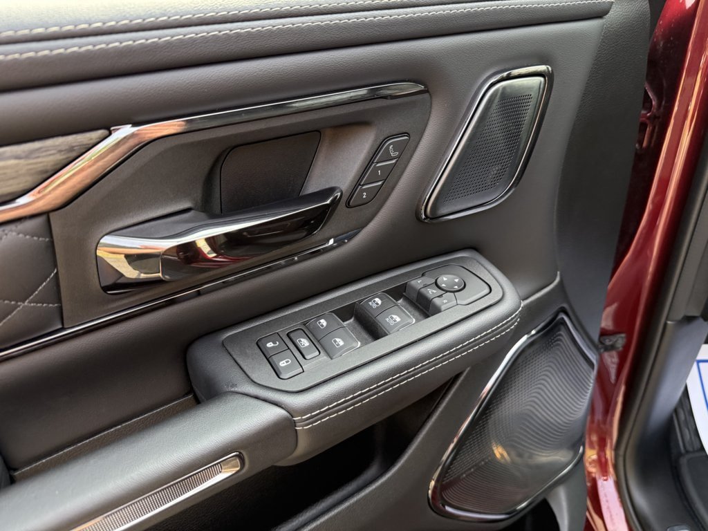 Used 2025 RAM 1500 Limited AWD/4WD image 19