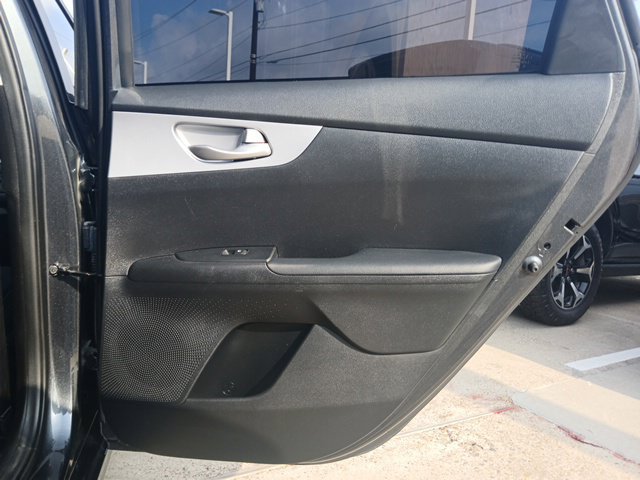 Used 2024 Kia Forte LXS w/ LXS Technology Package FWD image 9