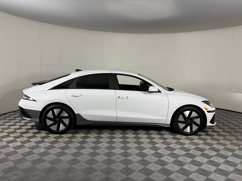 Used 2025 Hyundai Ioniq 6 SE RWD image 7