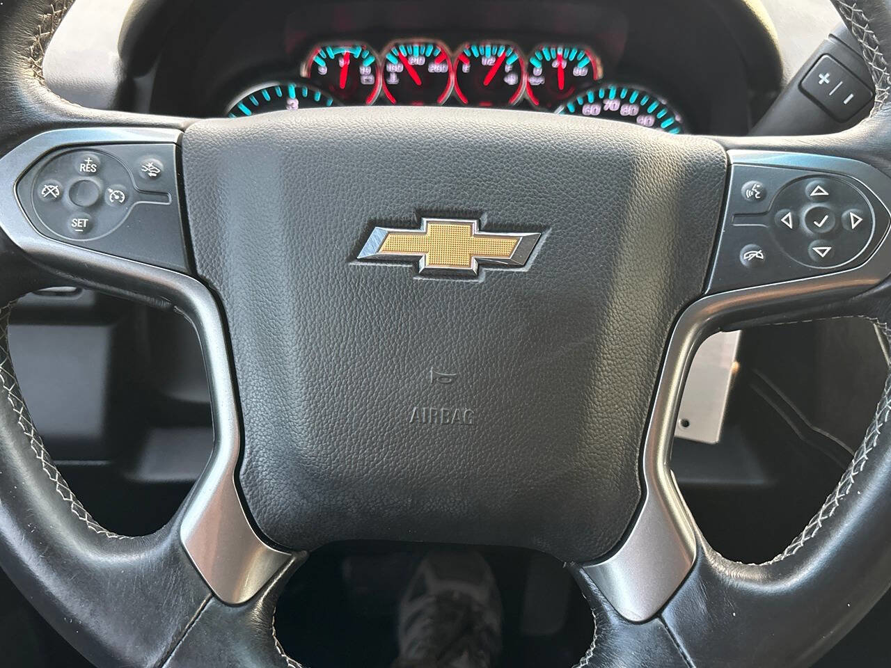 Used 2016 Chevrolet Suburban LT image 38