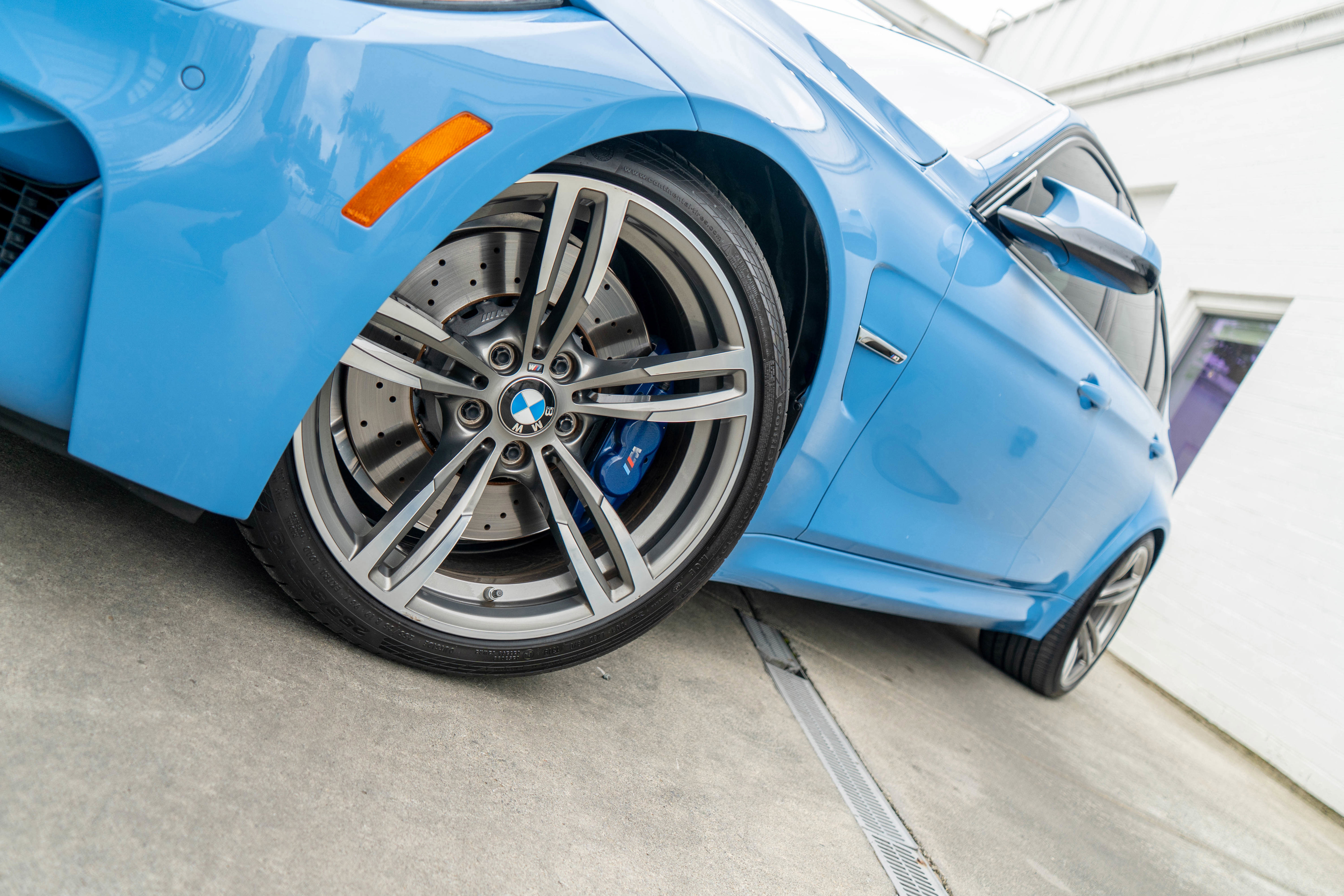 Used 2017 BMW M3 RWD image 4