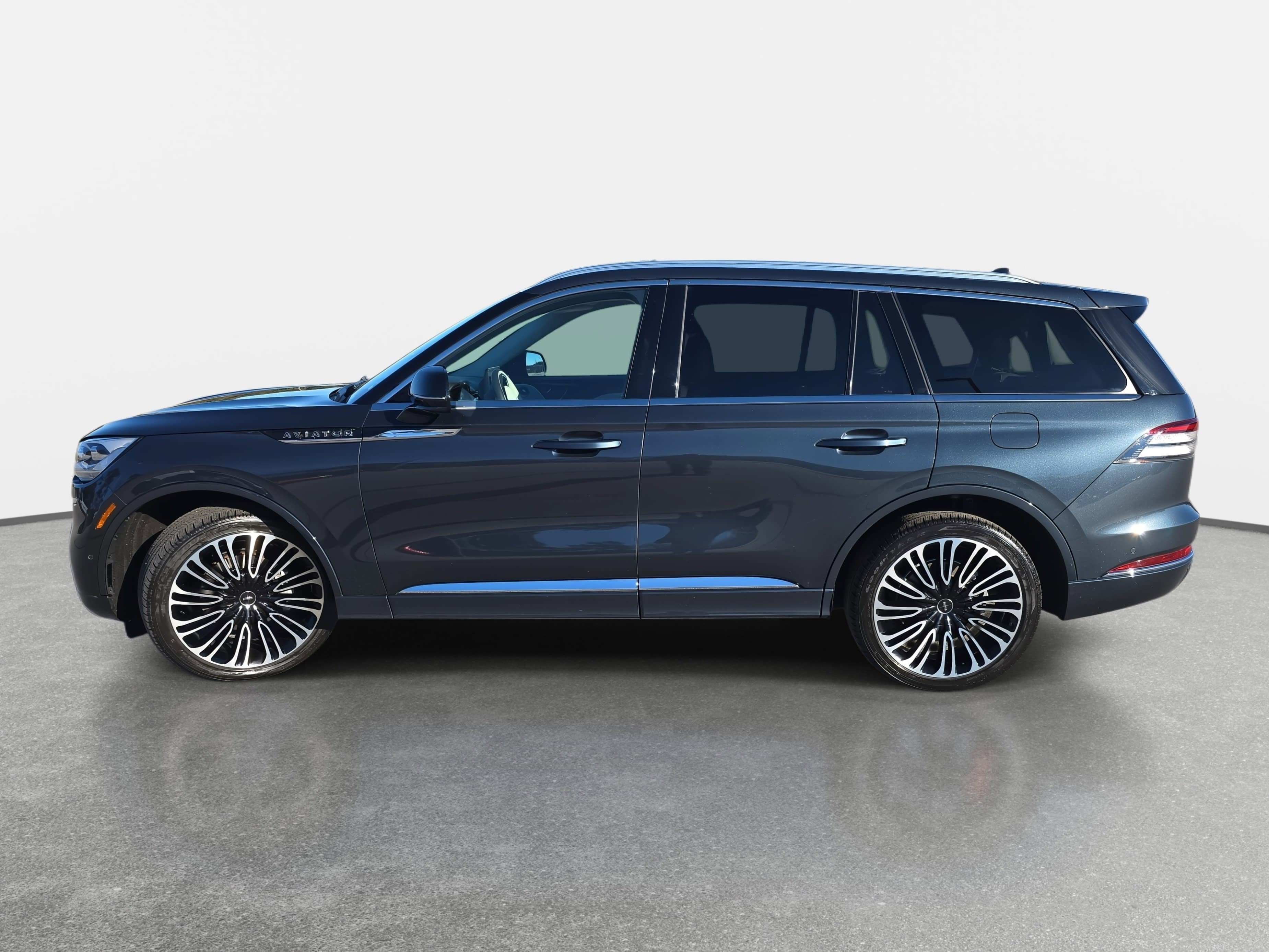 Certified 2023 Lincoln Aviator Black Label w/ Dynamic Handling Package image 8