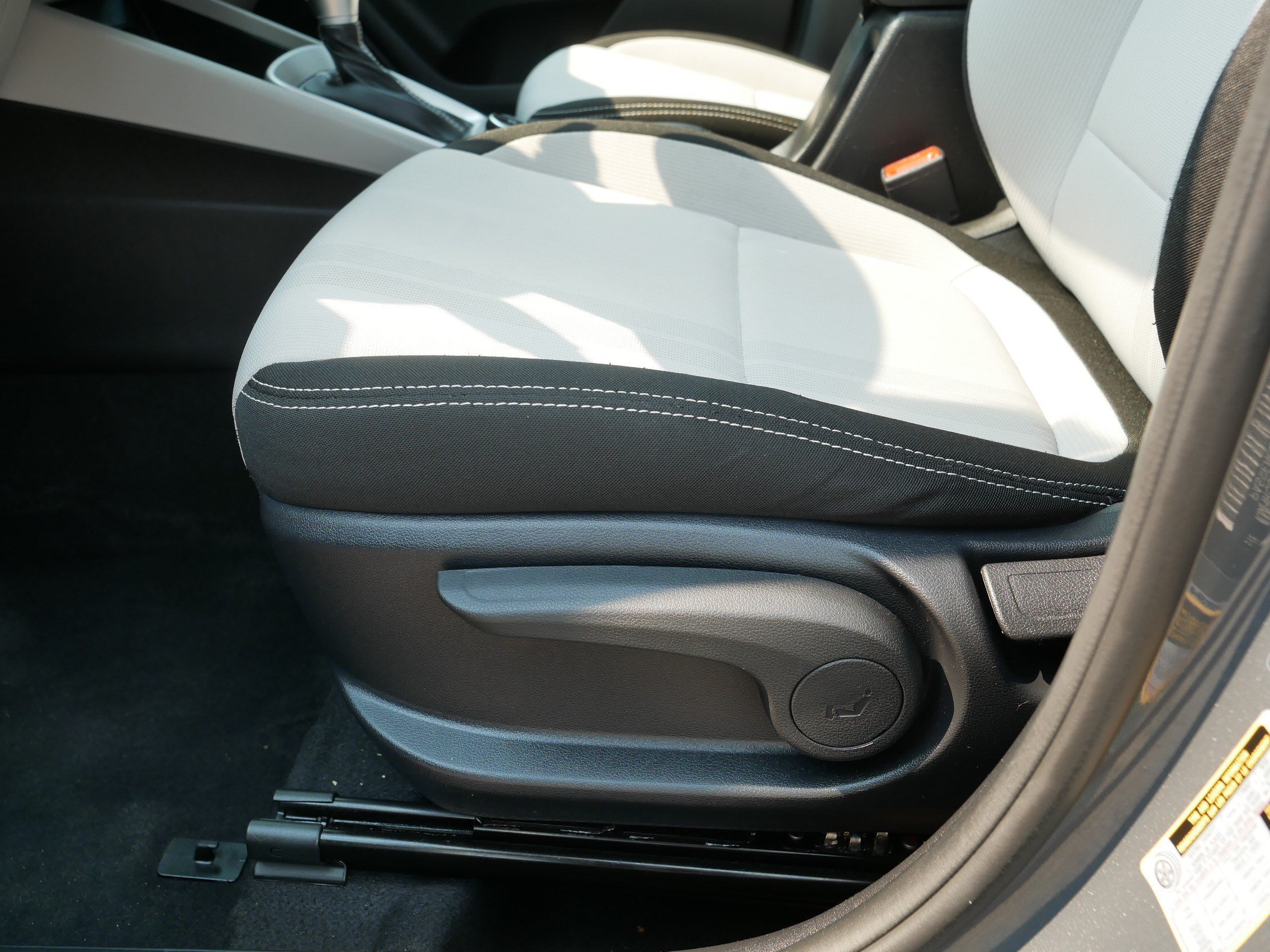 Used 2025 Hyundai Venue SEL FWD image 20