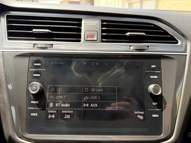 Used 2020 Volkswagen Tiguan SE AWD/4WD image 31