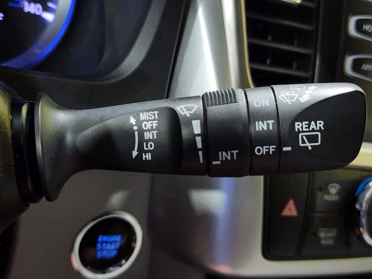 Used 2019 Toyota Highlander XLE AWD/4WD image 17