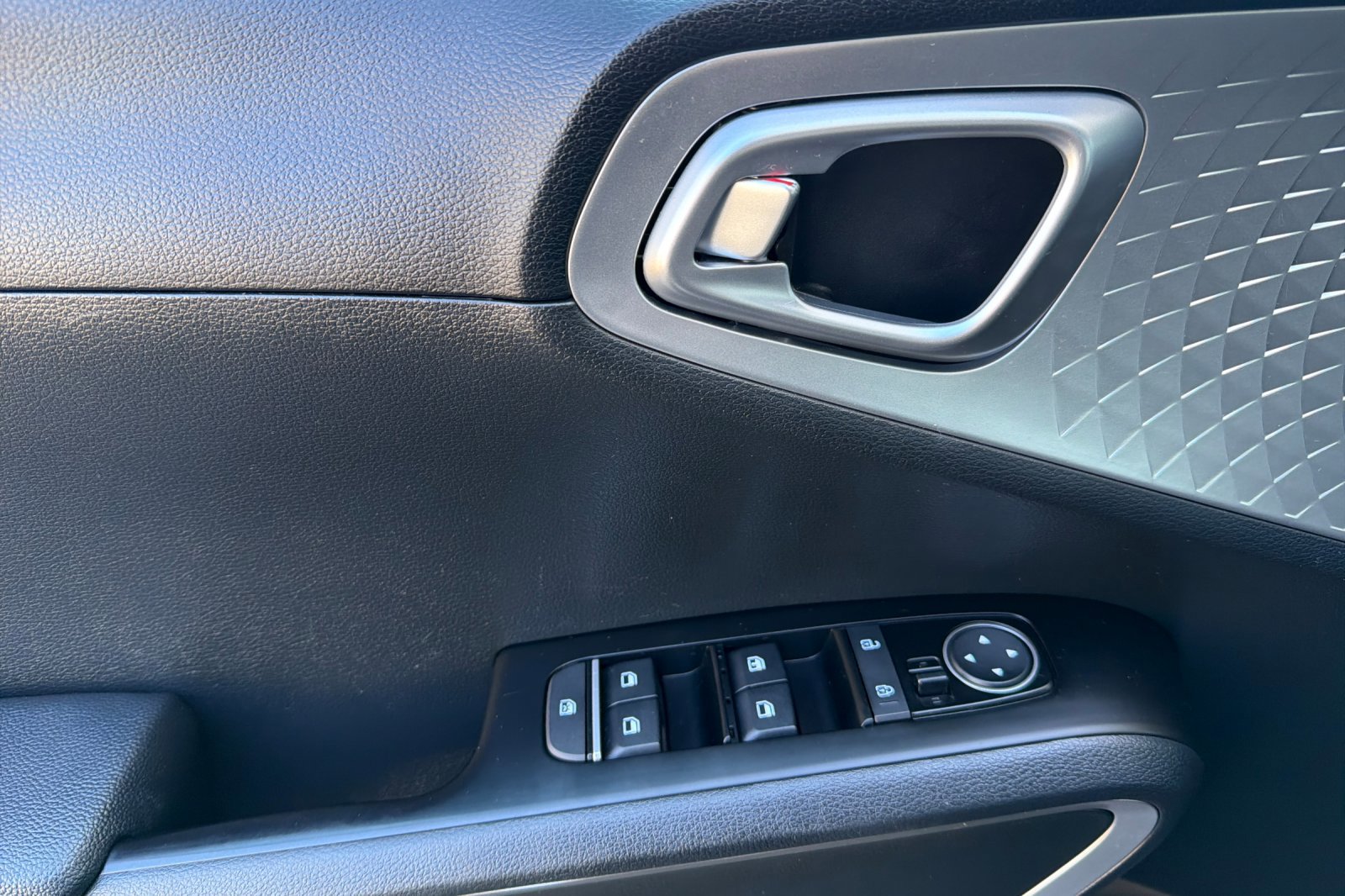Used 2025 Kia Soul LX w/ LX Technology Package image 11