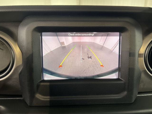 Used 2021 Jeep Wrangler Sport image 14