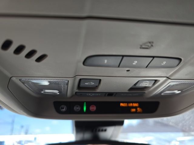 Used 2024 GMC Terrain Denali w/ Black Diamond Edition image 30