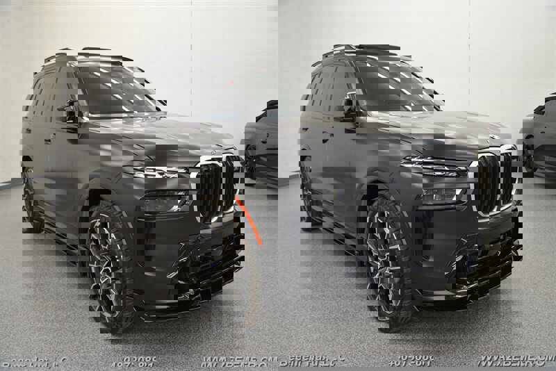Used 2023 BMW X7 M60i w/ Climate Comfort Package image 7