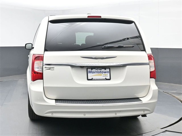Used 2011 Chrysler Town & Country Touring-L w/ Entertainment Group #2 image 13