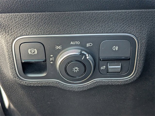 Used 2020 Mercedes-Benz GLB 250 image 25