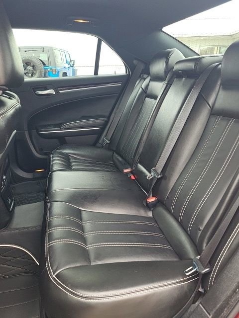 Used 2019 Chrysler 300 S image 11