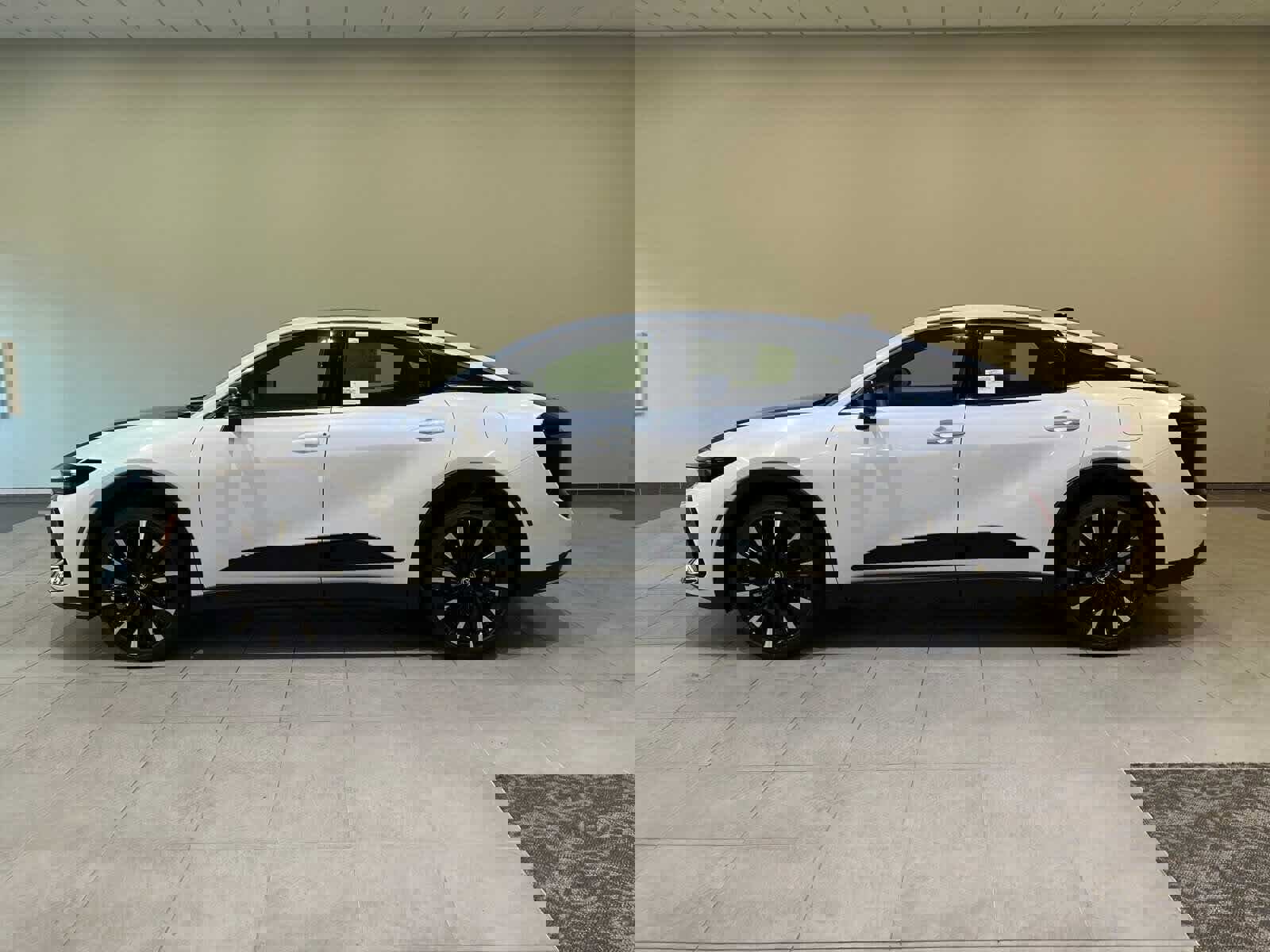 New 2026 Toyota Crown Platinum image 3