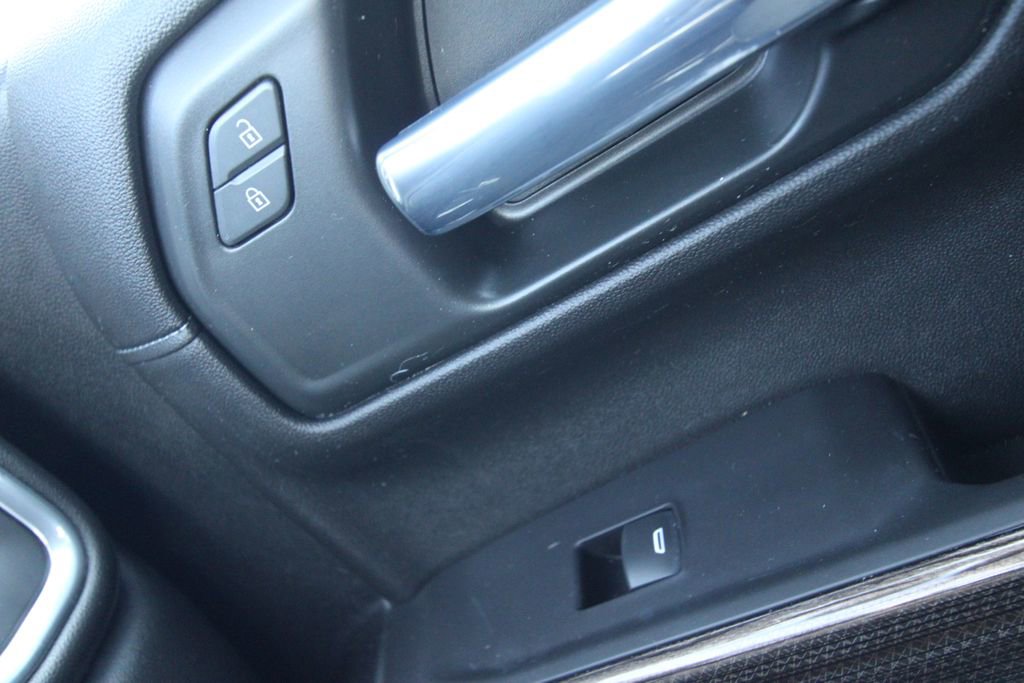 Used 2021 Chevrolet Silverado 1500 LT Trail Boss w/ Convenience Package II AWD/4WD image 25