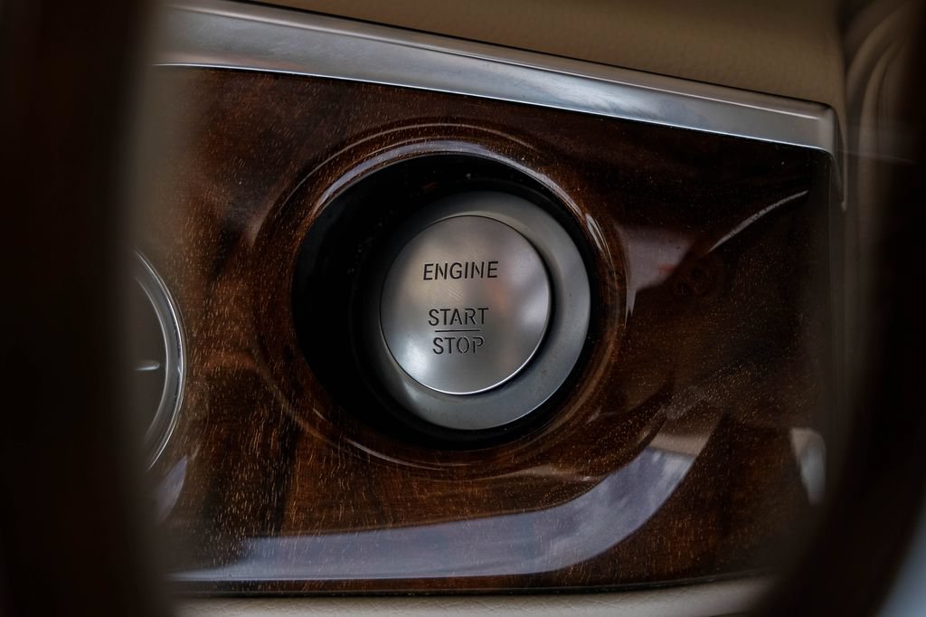 Used 2014 Mercedes-Benz S 550 Sedan image 20