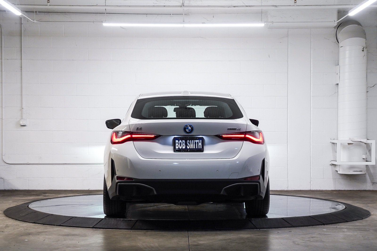Used 2023 BMW i4 eDrive40 w/ Premium Package RWD image 5