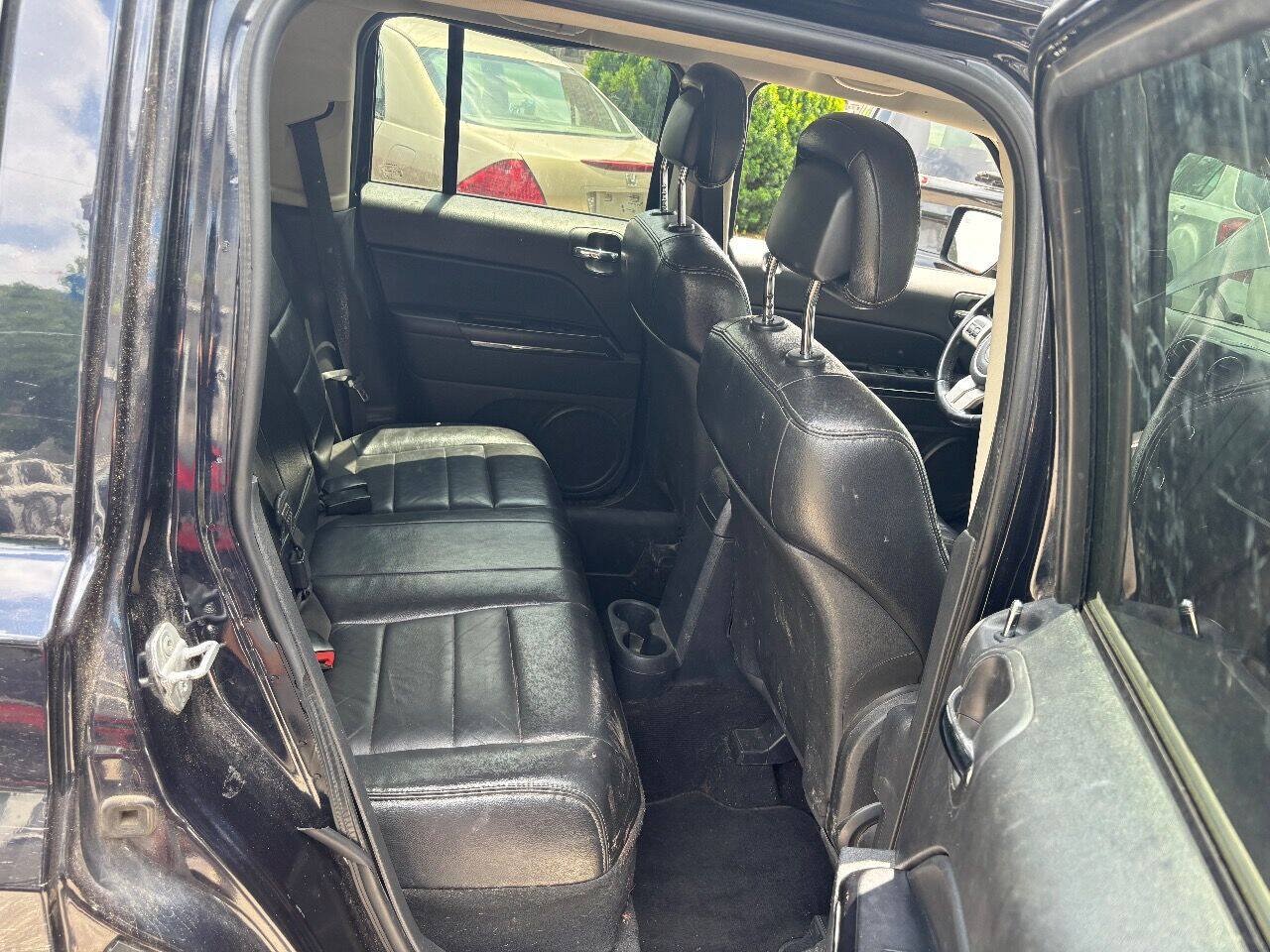 Used 2011 Jeep Patriot Latitude w/ Sun/Sound Group AWD/4WD image 17