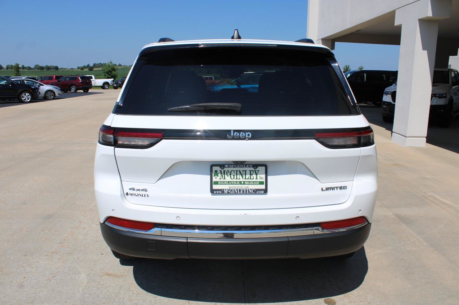 Used 2023 Jeep Grand Cherokee Limited AWD/4WD image 8
