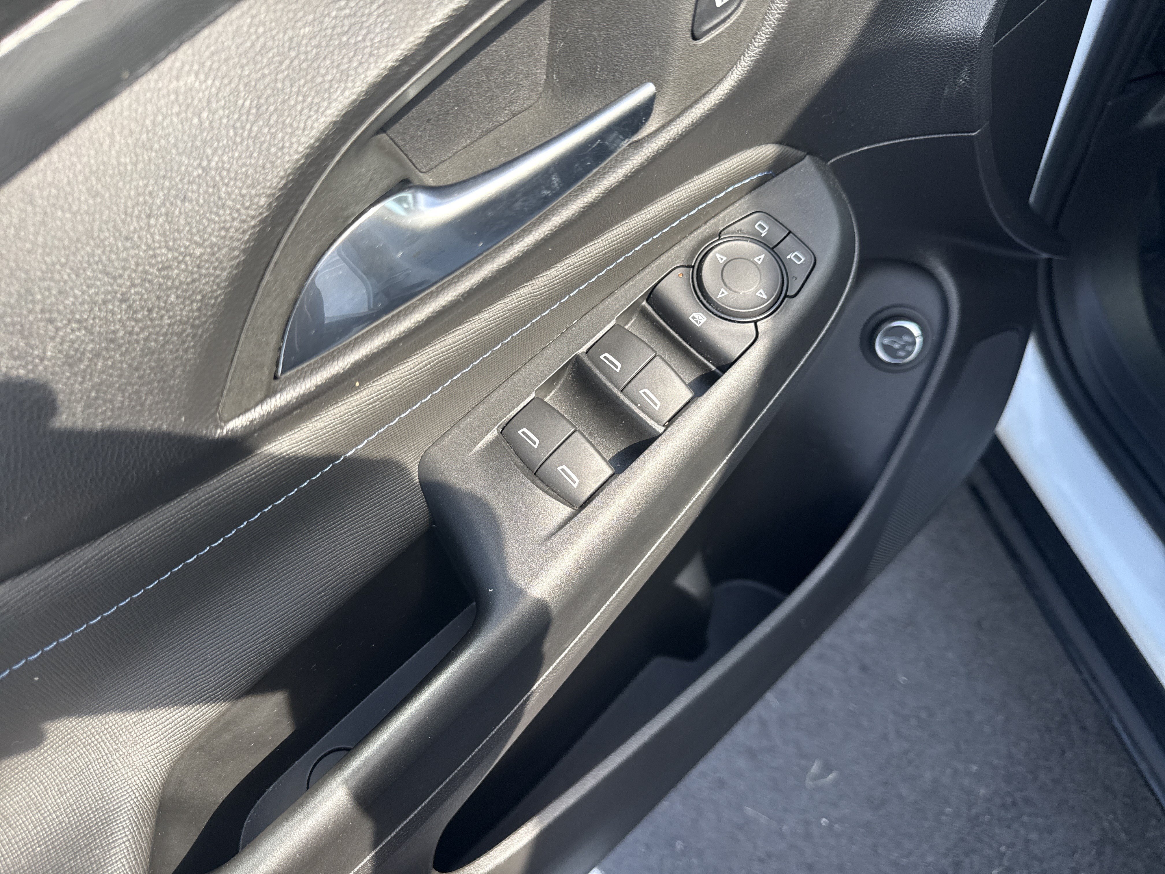 Used 2025 Buick Envista Sport Touring w/ Convenience I Package FWD image 15
