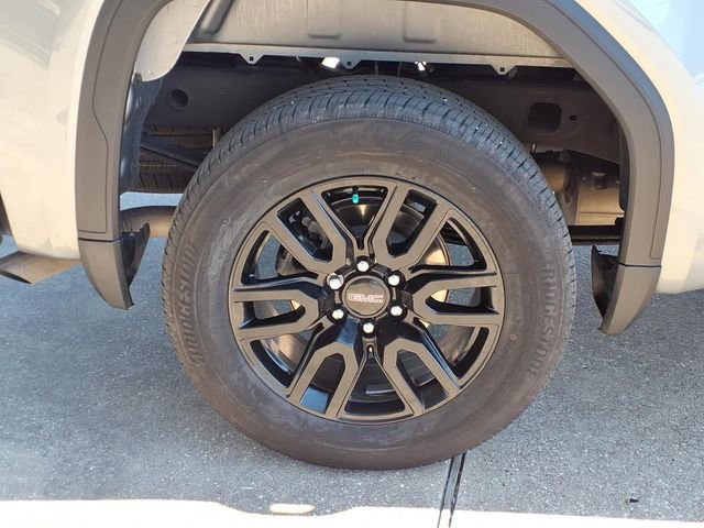 Used 2025 GMC Sierra 1500 Elevation image 13