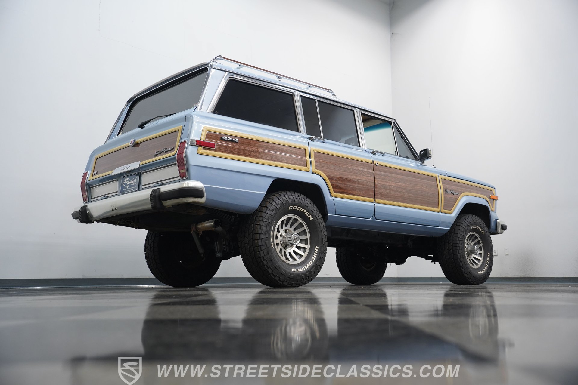 Used 1989 Jeep Grand Wagoneer AWD/4WD image 25