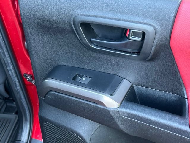 Certified 2022 Toyota Tacoma SR5 w/ Technology Package AWD/4WD image 42
