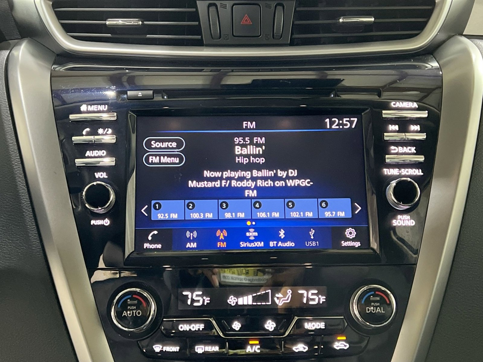 Used 2024 Nissan Murano SV image 18