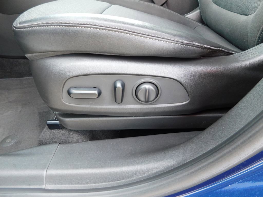 Used 2023 Buick Encore GX Preferred w/ Cold Weather Comfort Package image 13