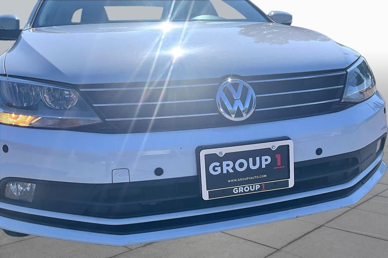 Used 2015 Volkswagen Jetta SEL FWD image 29