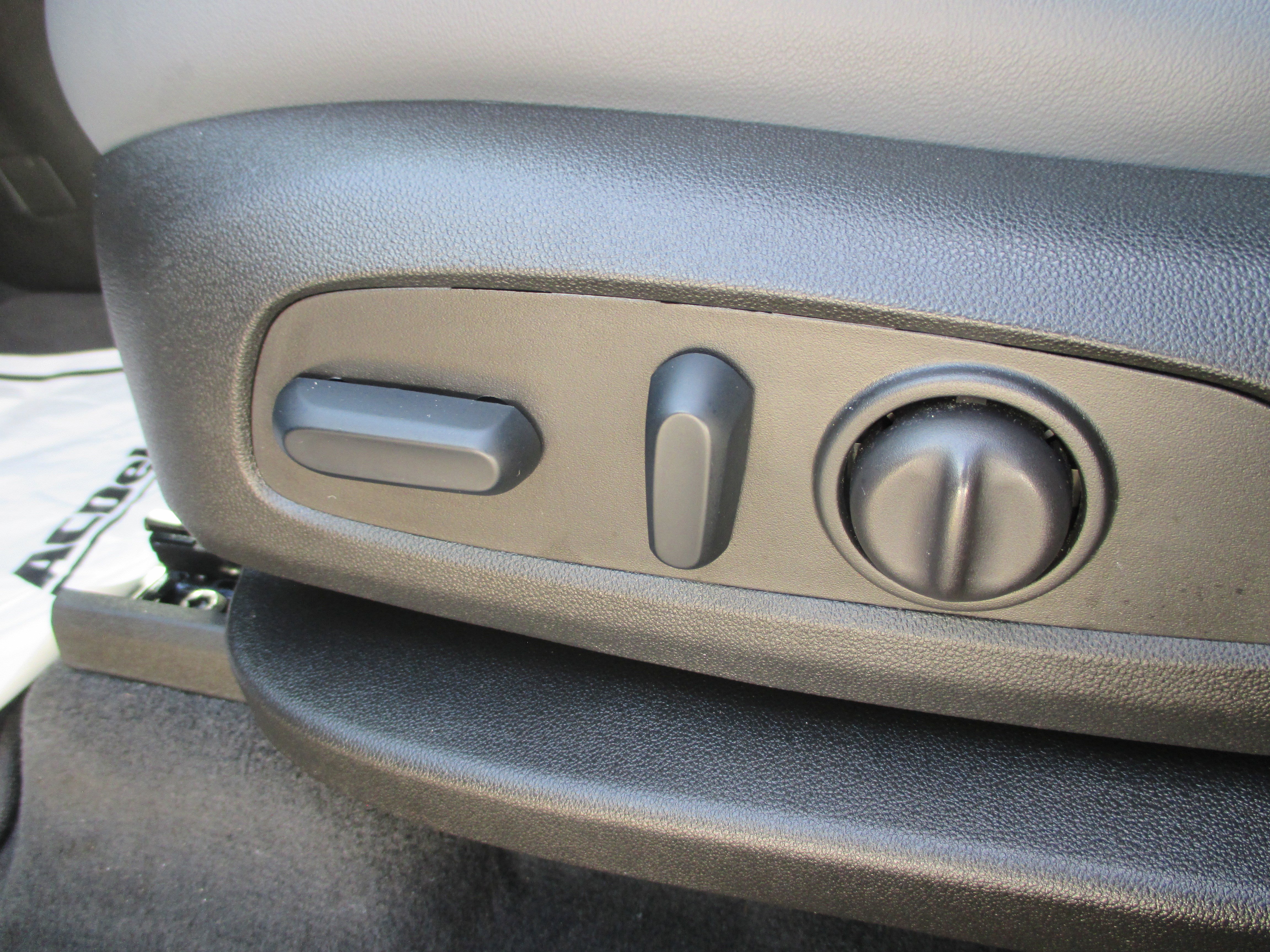 Used 2024 Buick Enclave Essence w/ Sport Touring Edition FWD image 16
