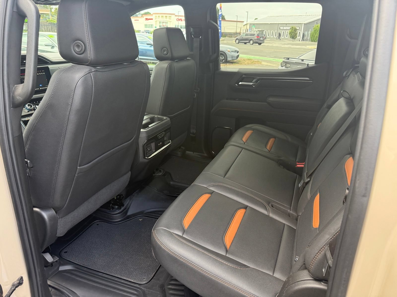 Used 2023 GMC Sierra 1500 AT4 w/ Technology Package AWD/4WD image 29