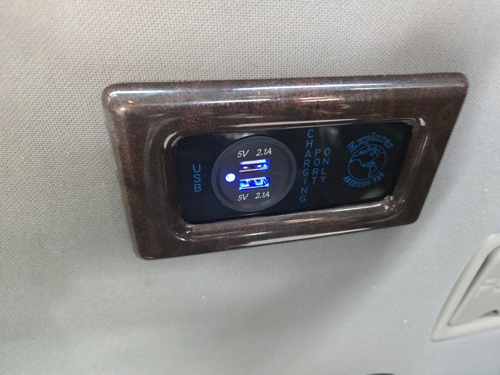 Used 2019 Chevrolet Express 2500 w/ Enhanced Convenience Package image 32