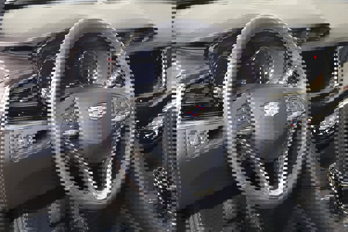 Used 2024 Cadillac XT6 Premium Luxury w/ LPO, Floor Liner Package AWD/4WD image 6