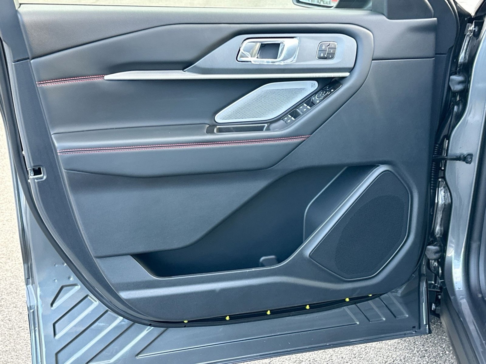 New 2026 Ford Explorer ST w/ Sun And Sound Package image 15