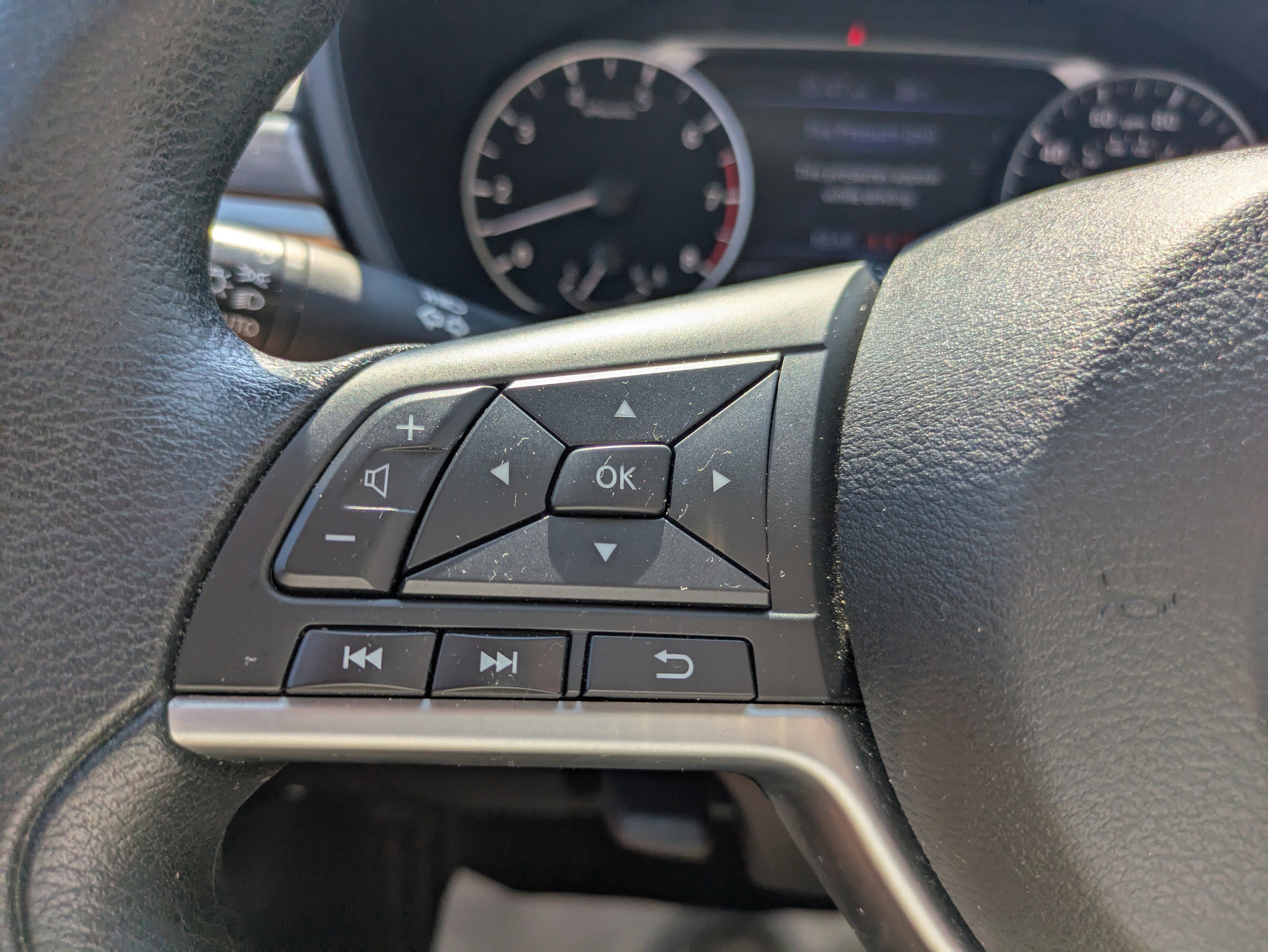 Used 2024 Nissan Altima 2.5 SV image 21