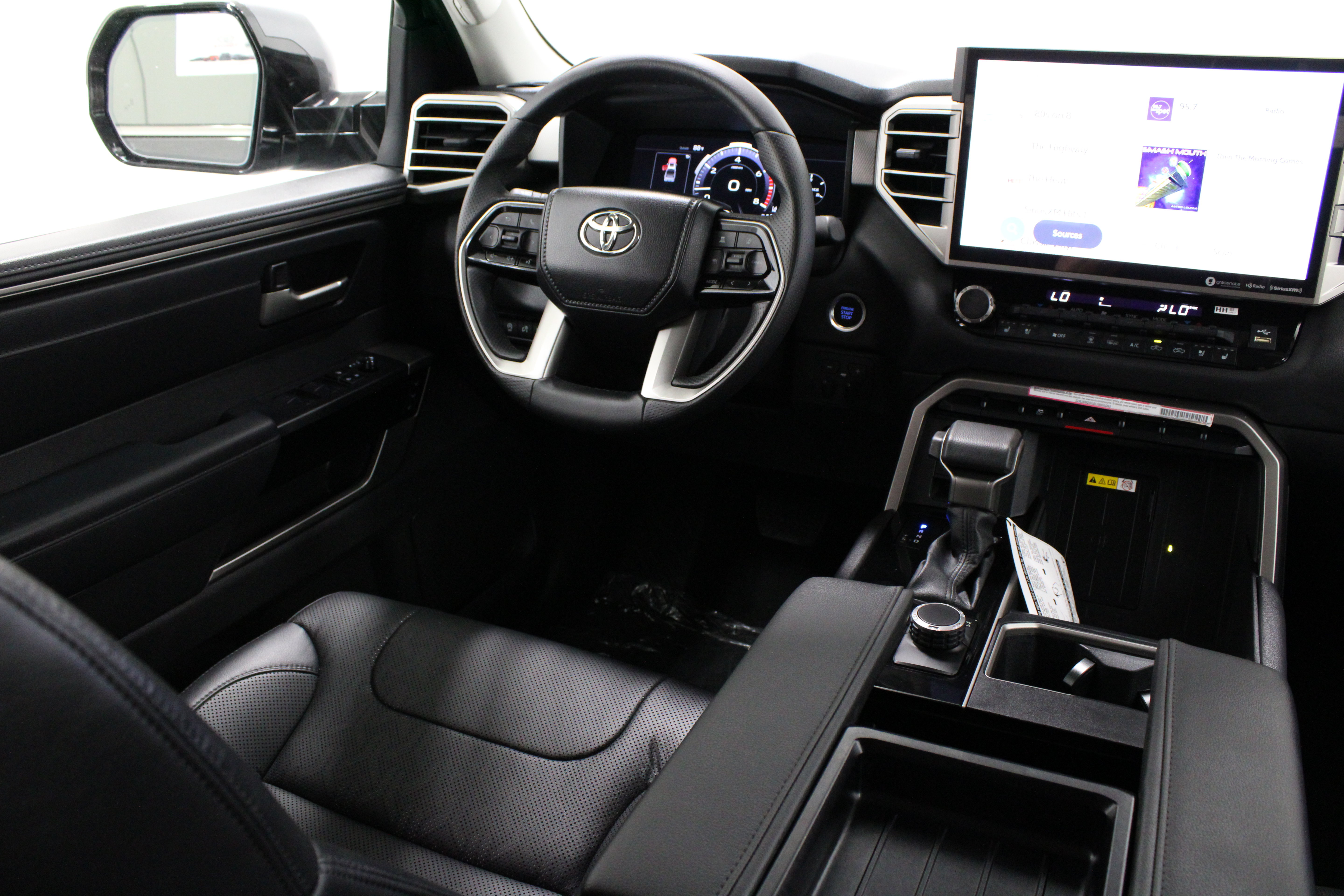 Used 2024 Toyota Tundra Limited w/ Power Package AWD/4WD image 33